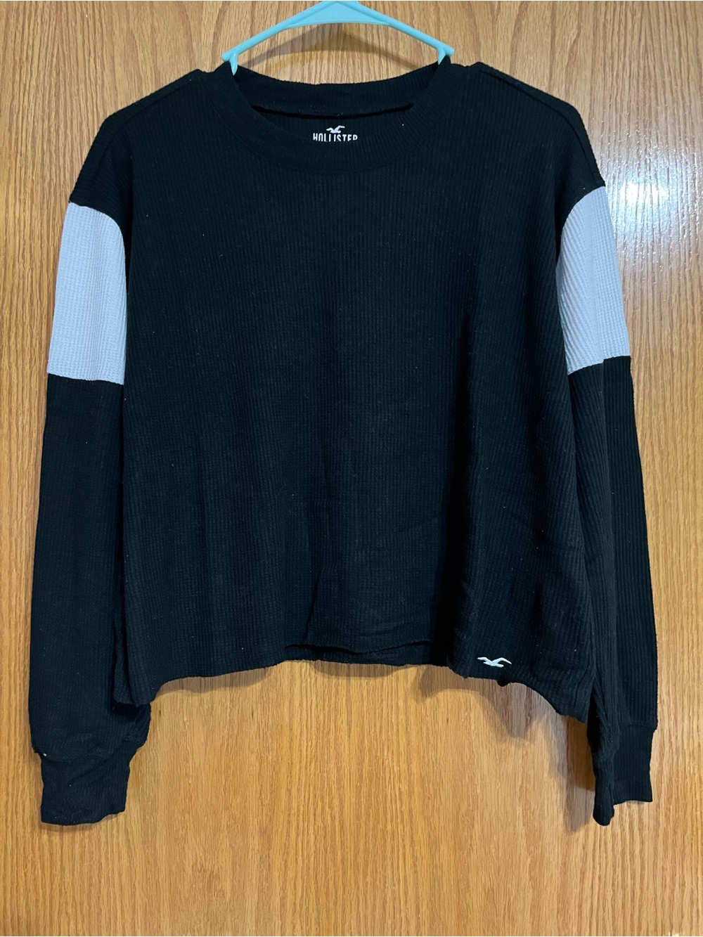 Hollister Black & White Long Sleeve